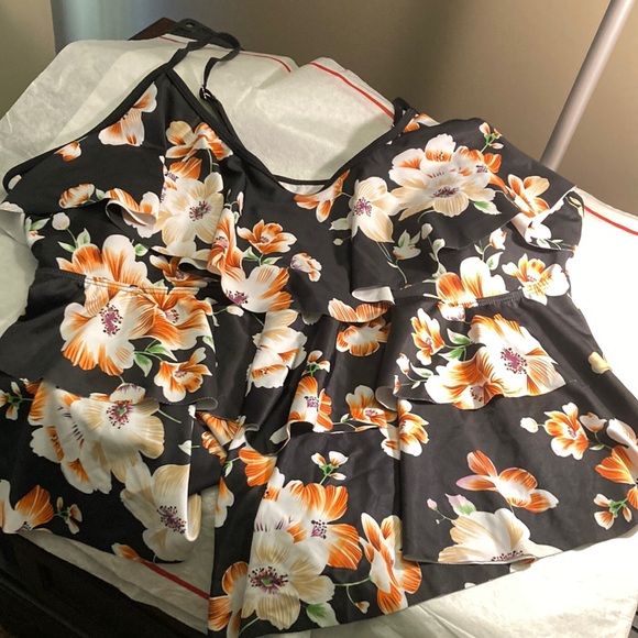 Floral Ruffle Tankini Set - Picture 4 of 8